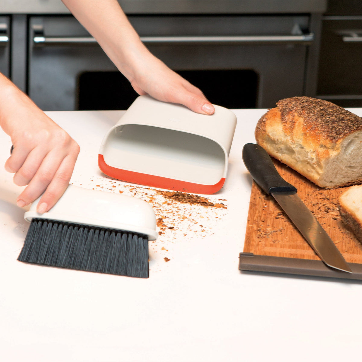 compact-dustpan-and-brush-set-a8 1334280_7_compact_dustpan_brush_set.jpg