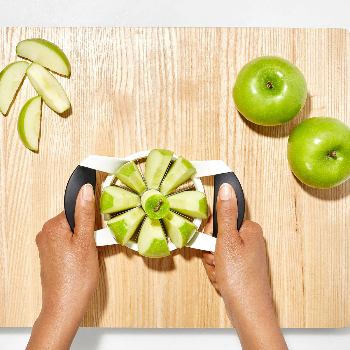 apple-divider-e2 gg_32681_4b_1_.jpg