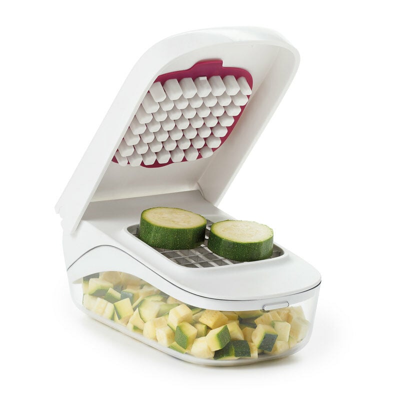 vegetable-chopper-with-easy-pour-opening-q0 onion_5.jpg