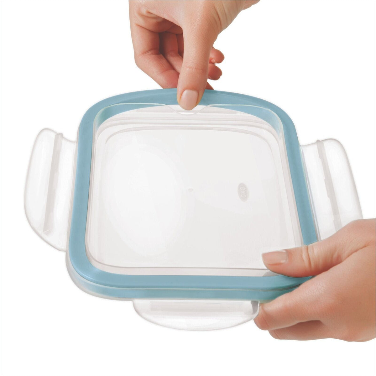 smart-seal-3-5-cup-glass-rectangle-container-arctic-blue-s7 oxo_smartseal_rectangle-glass-arctic_pdp_05_1.jpeg