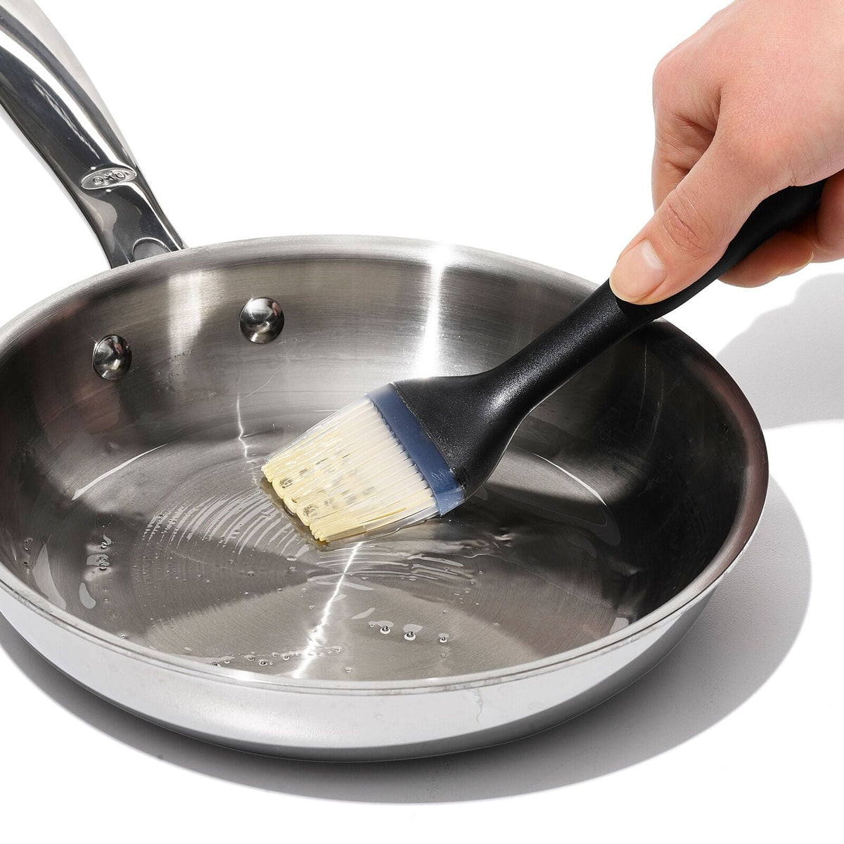 oxo-good-grips-silicone-pastry-brush-i8 1071062v1_detailed_product_view_2.jpeg