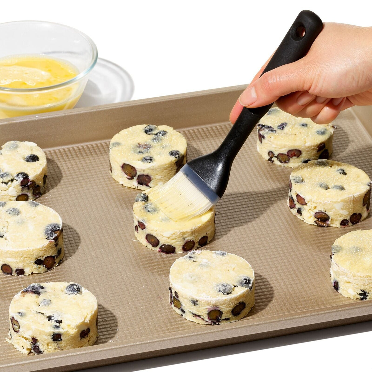oxo-good-grips-silicone-pastry-brush-i8 1071062v1_detailed_product_view_5.jpeg