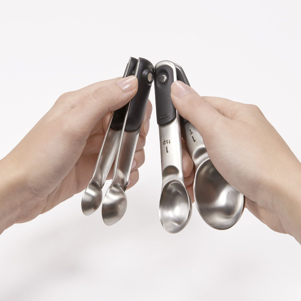stainless-steel-measuring-spoons-m6 11132100_4_oxogoodgrips_stainlesssteelmeasuringspoons.jpg