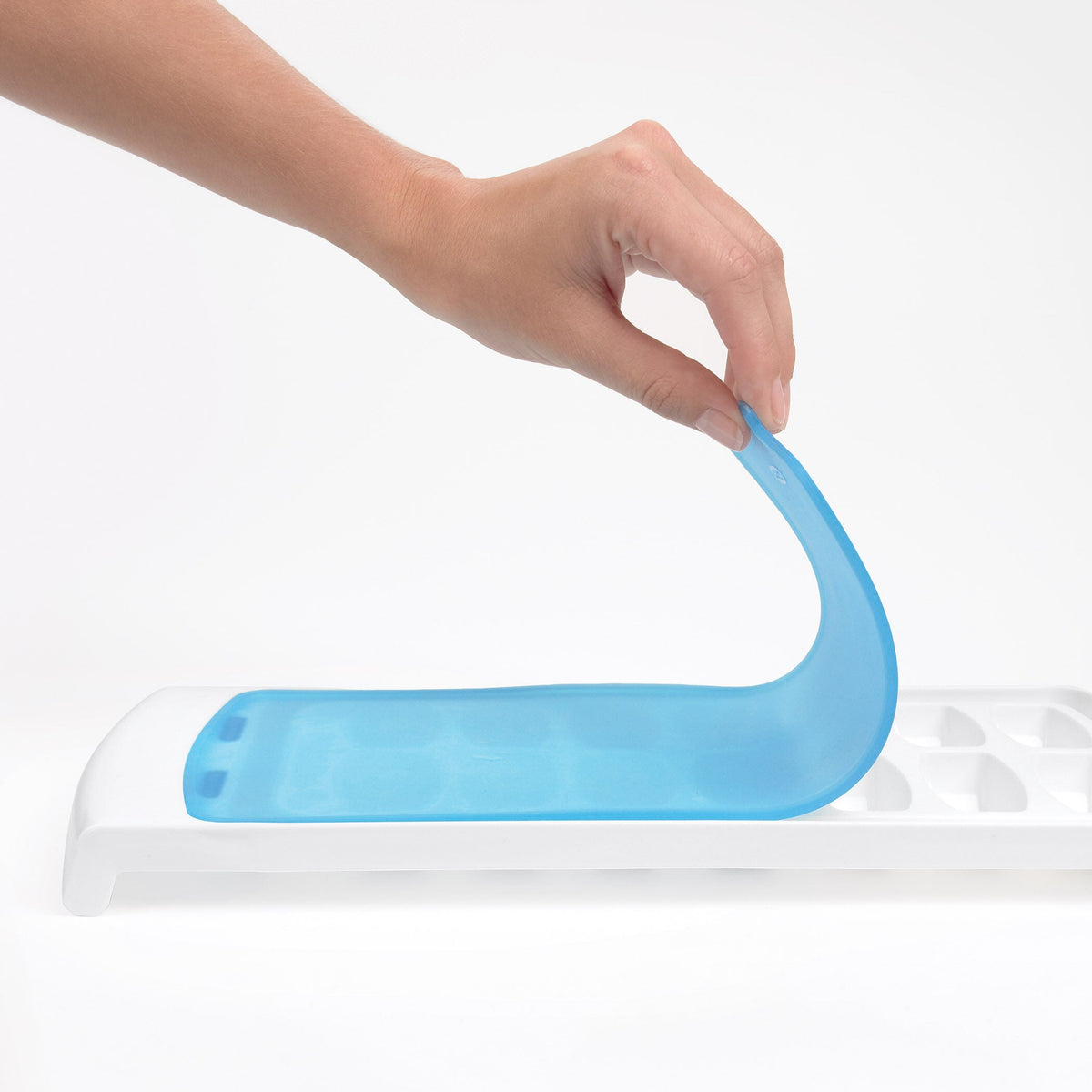 no-spill-ice-cube-tray-x0 1132080_5_no-spill_ice_cube_tray.jpg