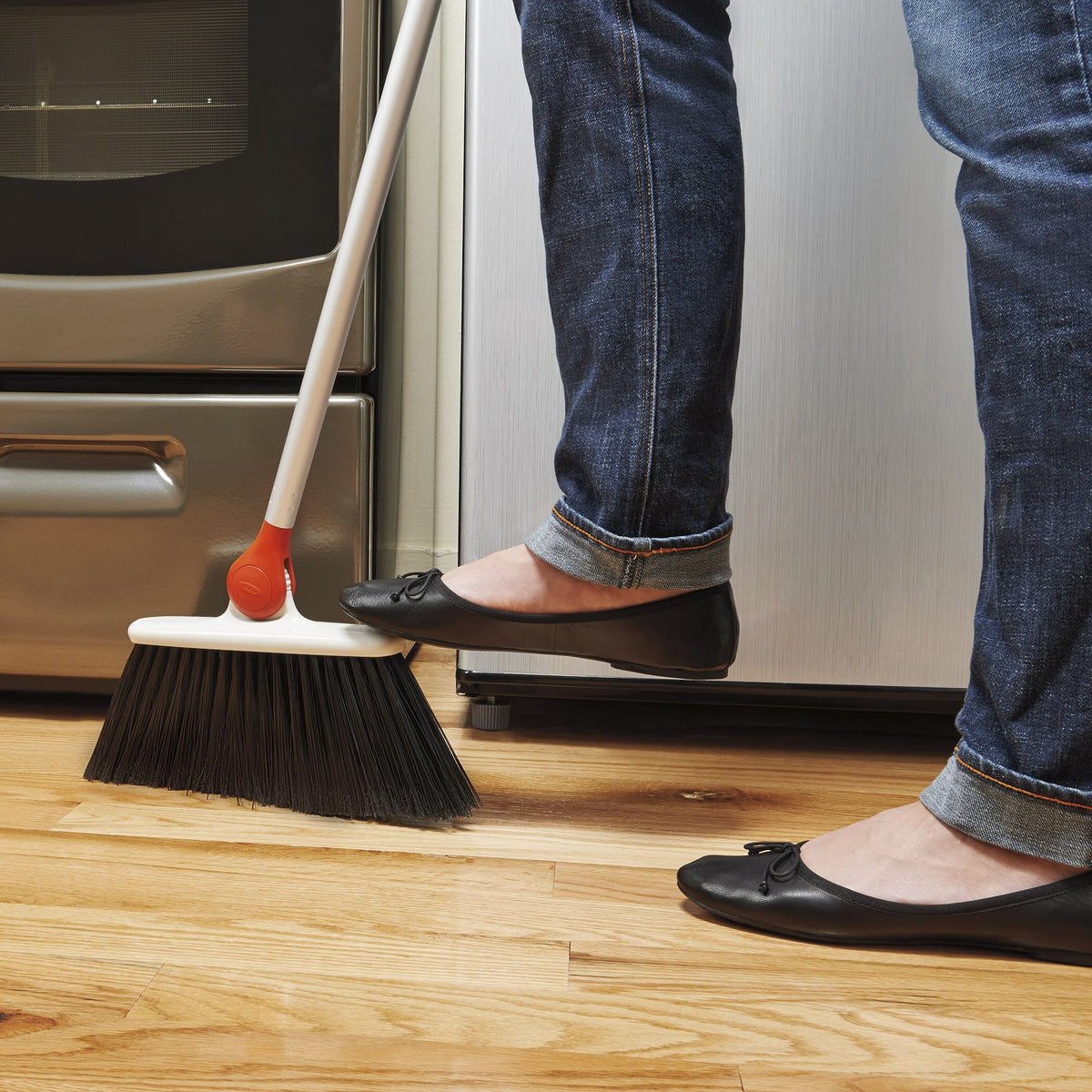 any-angle-broom-f6 1336580_6_any-angle_broom.jpg