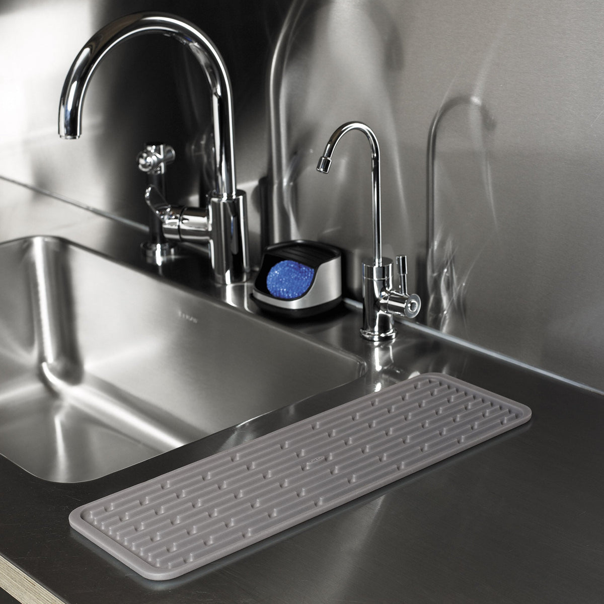 silicone-wine-glass-drying-mat-o4 1372100_6_silicone_wine_glass_drying_mat.jpg