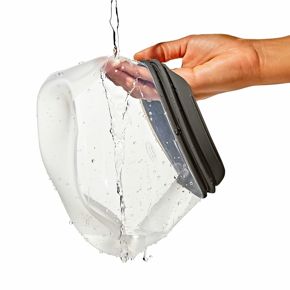 outdoor-silicone-reusable-stand-up-bag-quart-32-oz-u5 9112900_silicone_stand-up_quart_32oz_08.jpg