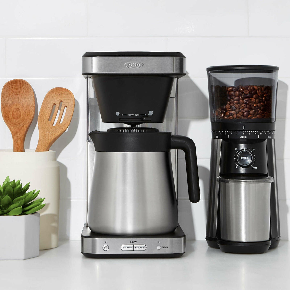 8-cup-coffee-maker-u2 br_8718800_071520_5_rgb_1_.jpg