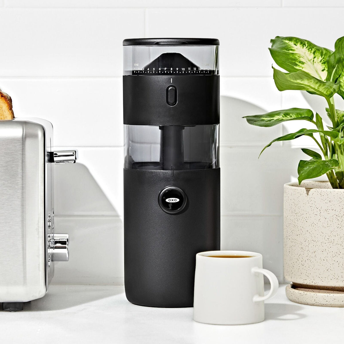compact-conical-burr-coffee-grinder-w9 brew_8720800_compactgrinder_pdp_07.jpg