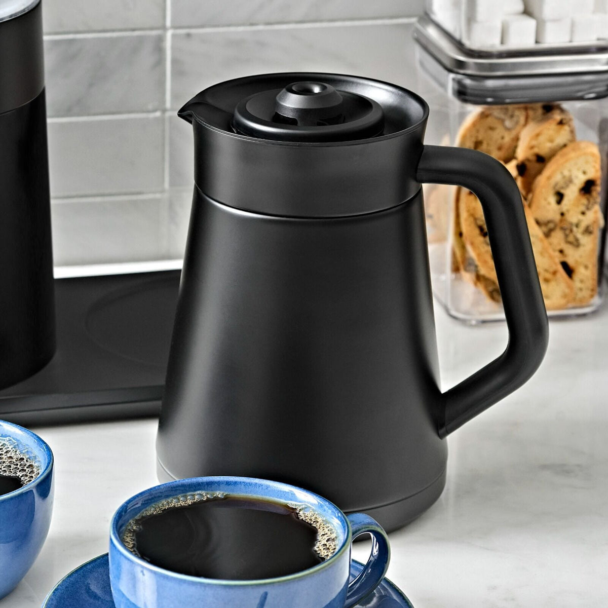 replacement-carafe-for-9-cup-coffee-maker-matte-black-z5 brew_8725100_9-cup-coffee-maker-black-carafe_pdp_02_1_.jpeg