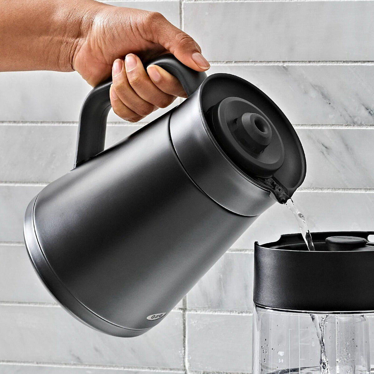 replacement-carafe-for-9-cup-coffee-maker-matte-black-z5 brew_8725100_9-cup-coffee-maker-black-carafe_pdp_04_1_.jpeg