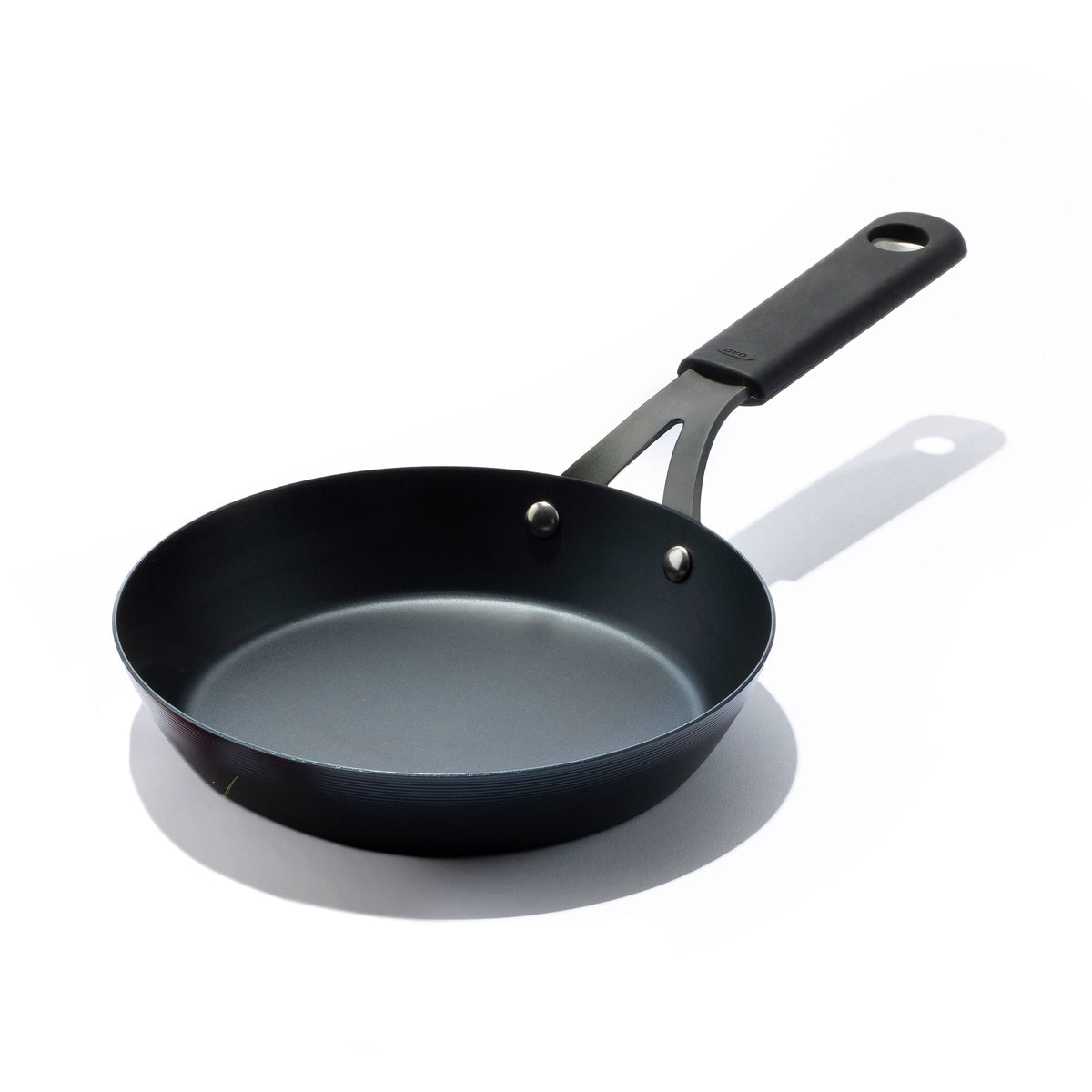 carbon-steel-obsidian-series-8-inch-frypan-with-silicone-sleeve-a8 cc005099-001-1.jpg