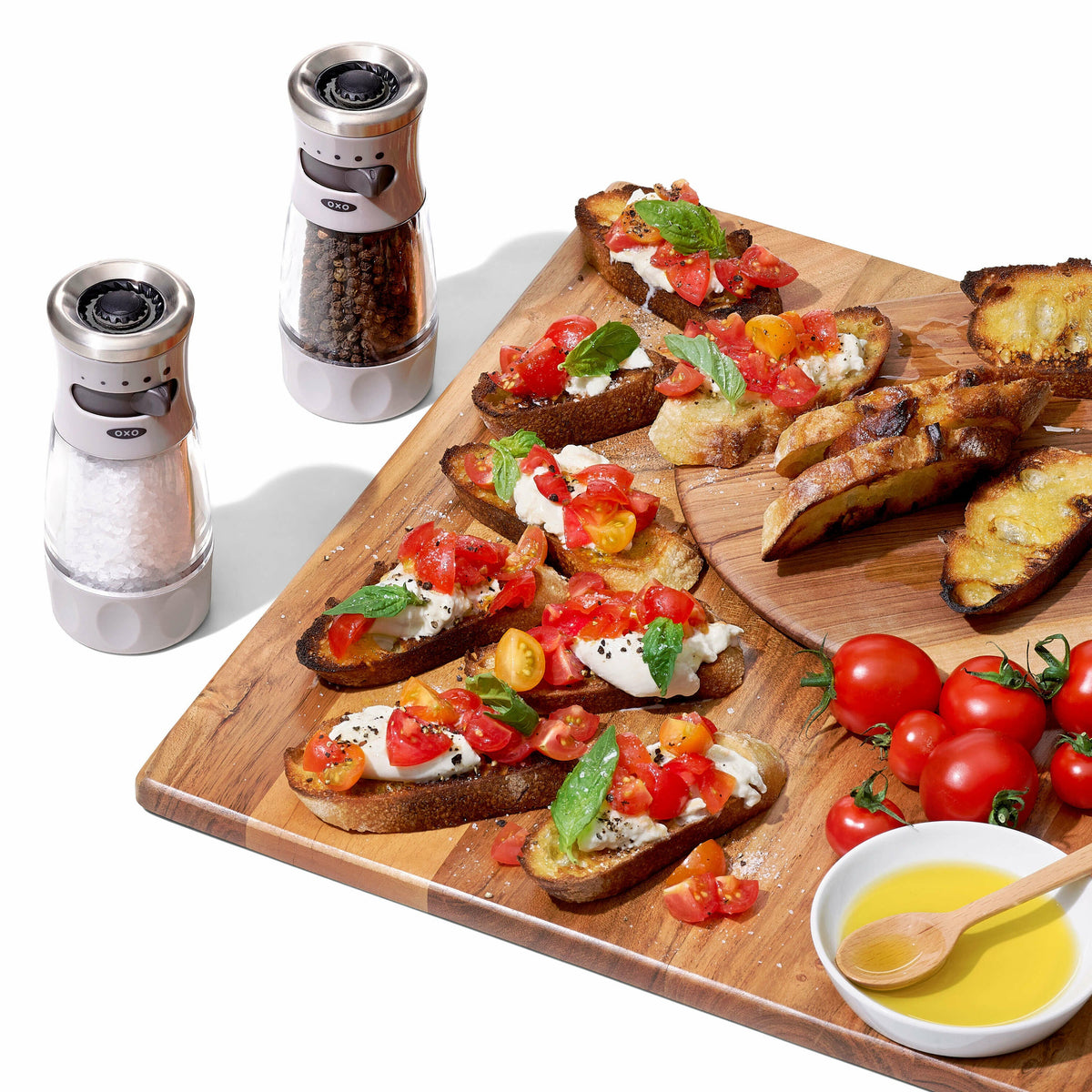 contoured-mess-free-salt-grinder-s7 gg_11312500_9a_w_rgb_1__1.jpg