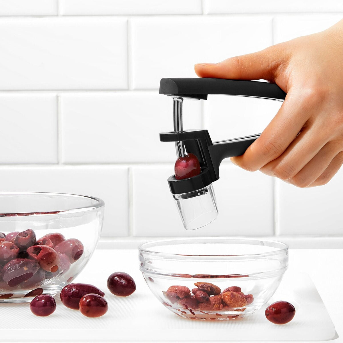 cherry-and-olive-pitter-black-n4 gg_11316300_8a.jpg