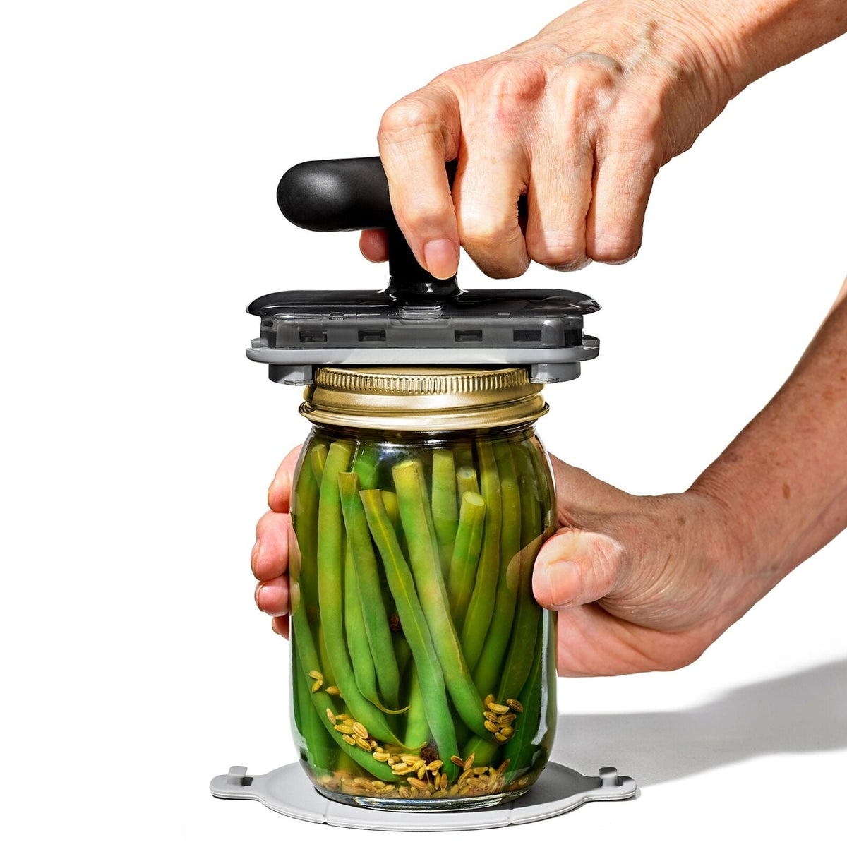twisting-jar-opener-with-basepad-o9 gg_11332200_jaropenerwithbasepad_pdp_02_1.jpg