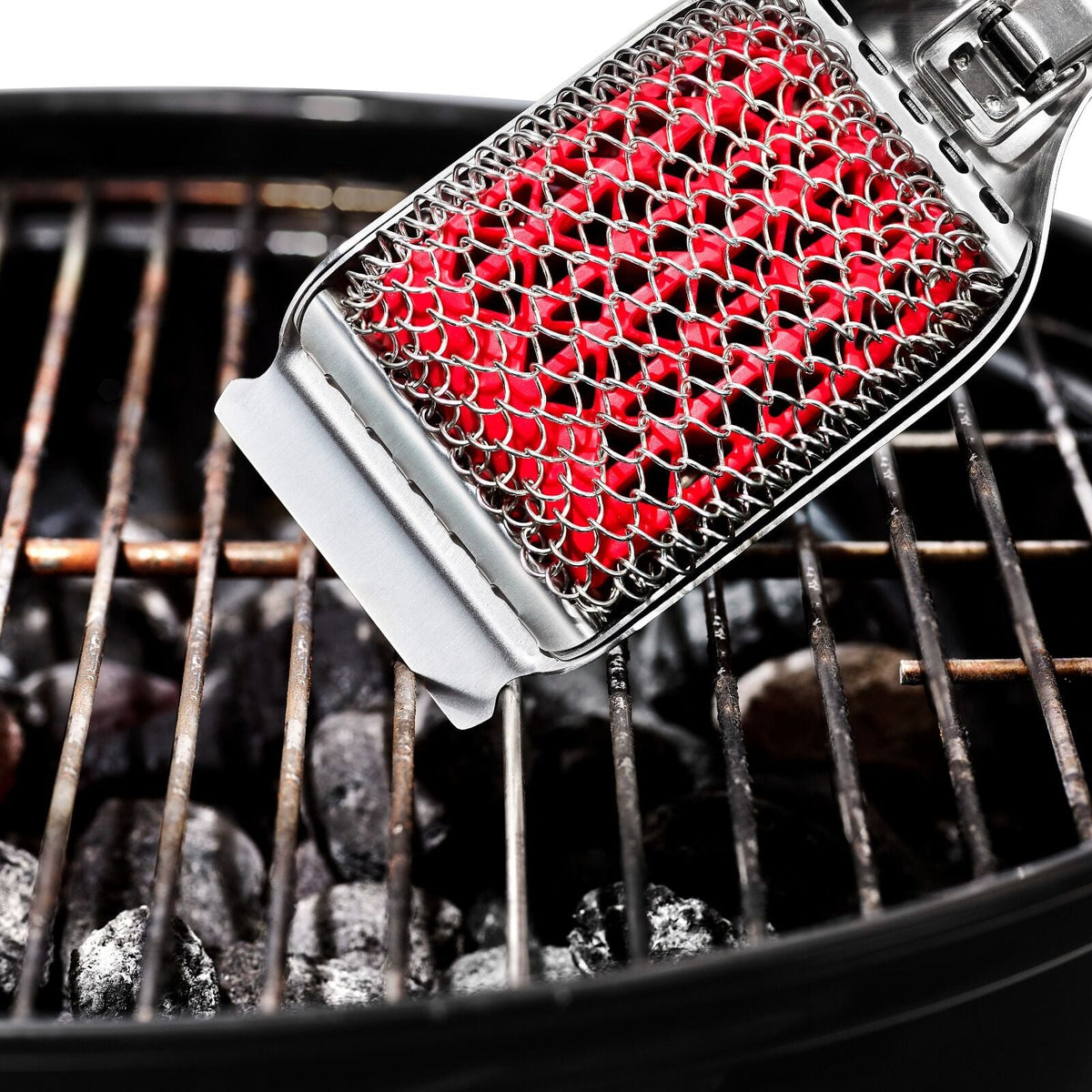 coiled-grill-brush-with-replaceable-head-x7 gg_11356300_coiledgrillbrush_11.jpg