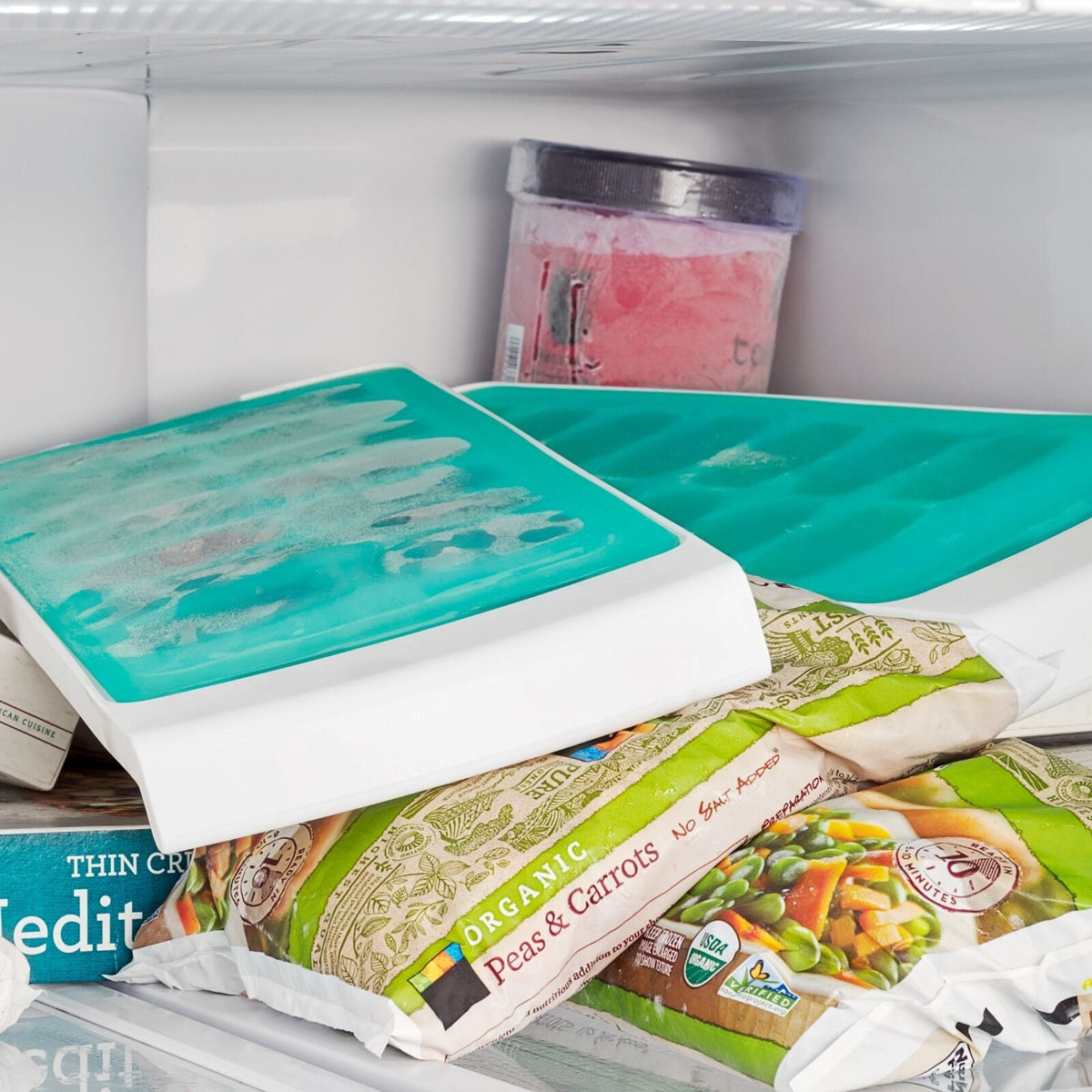 no-spill-ice-cube-tray-2-pack-l8 gg_11362000_nospillicecubetray2pk_pdp_02.jpg