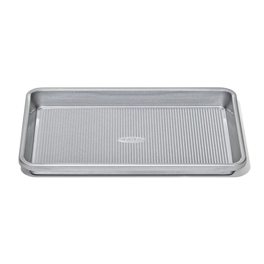 non-stick-pro-clear-coated-quarter-sheet-pan-y0 gg_11434900_quarter-sheet-pan_apdp_00_main.jpeg