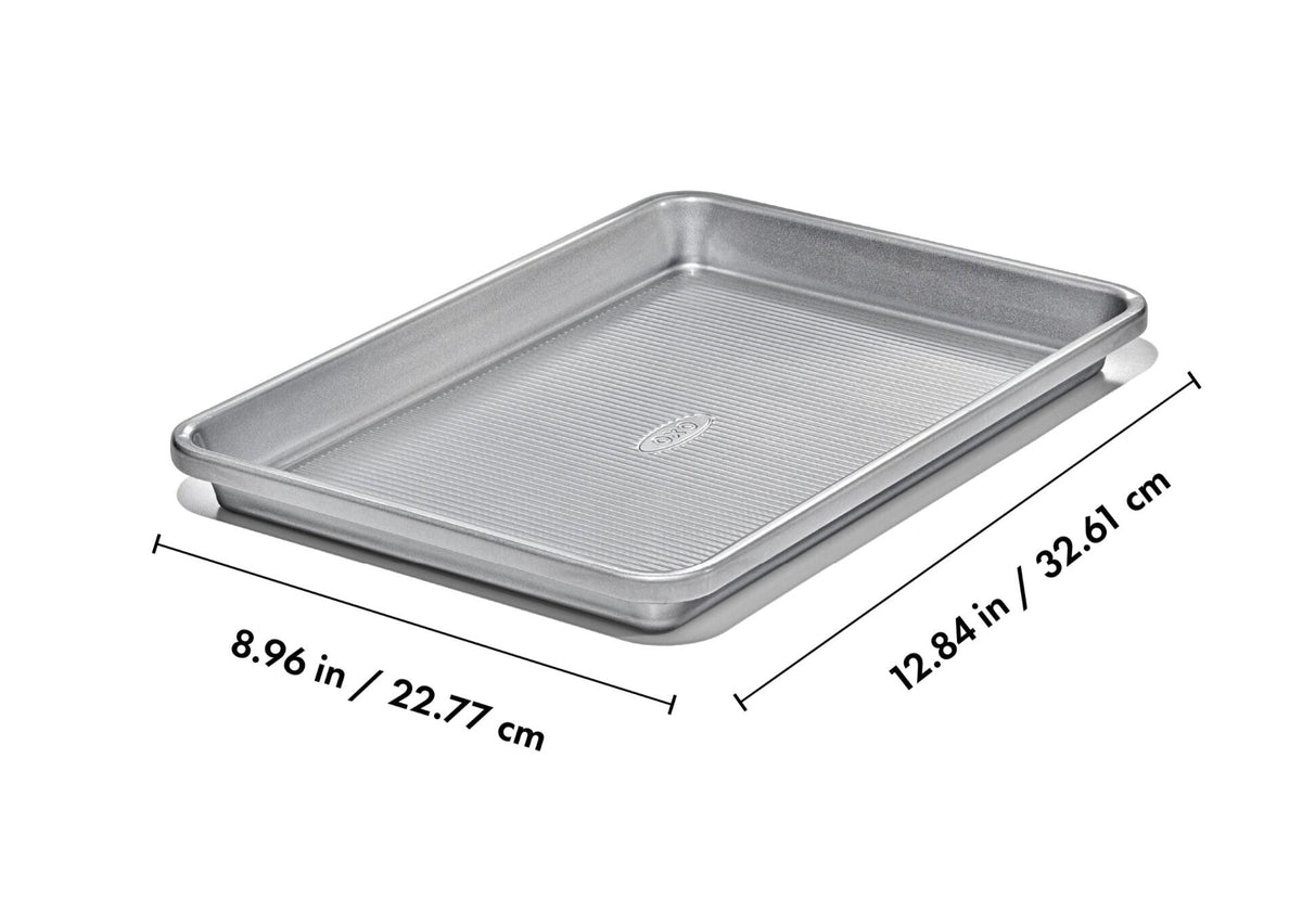 non-stick-pro-clear-coated-quarter-sheet-pan-y0 gg_11434900_quarter-sheet-pan_apdp_01_dim.jpeg