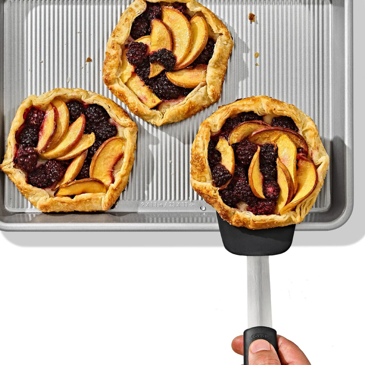non-stick-pro-clear-coated-quarter-sheet-pan-y0 gg_11434900_quarter-sheet-pan_pdp_02.jpeg