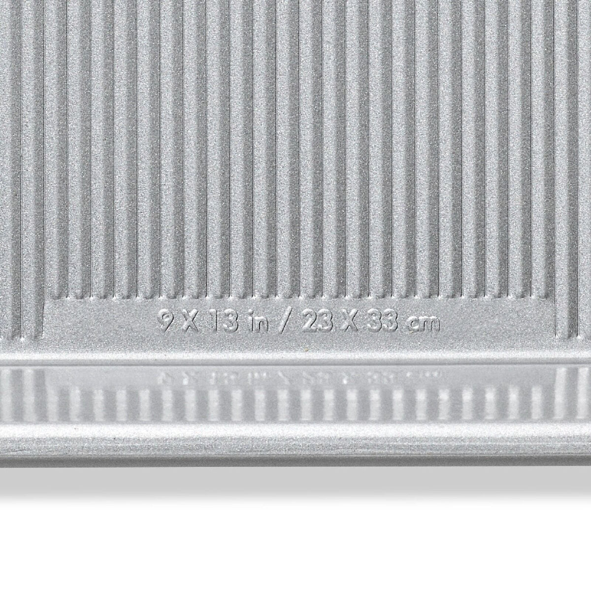 non-stick-pro-clear-coated-quarter-sheet-pan-y0 gg_11434900_quarter-sheet-pan_pdp_05.jpeg