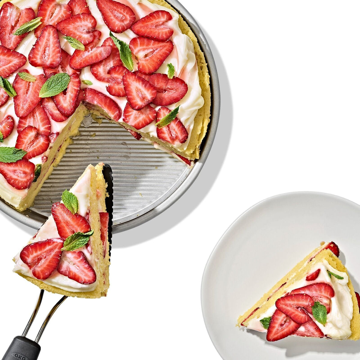 non-stick-pro-clear-coated-9in-round-cake-pan-t5 gg_11435100_9in-round-cake-pan_pdp_02.jpeg
