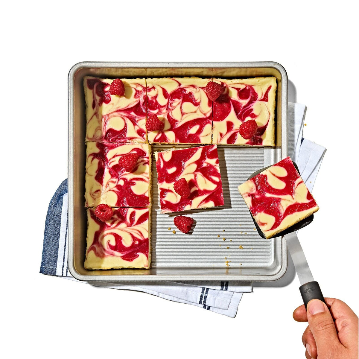 nonstick-pro-clear-coated-9in-square-cake-pan-c7 gg_11435200_9in-square-cake-pan_pdp_02.jpeg