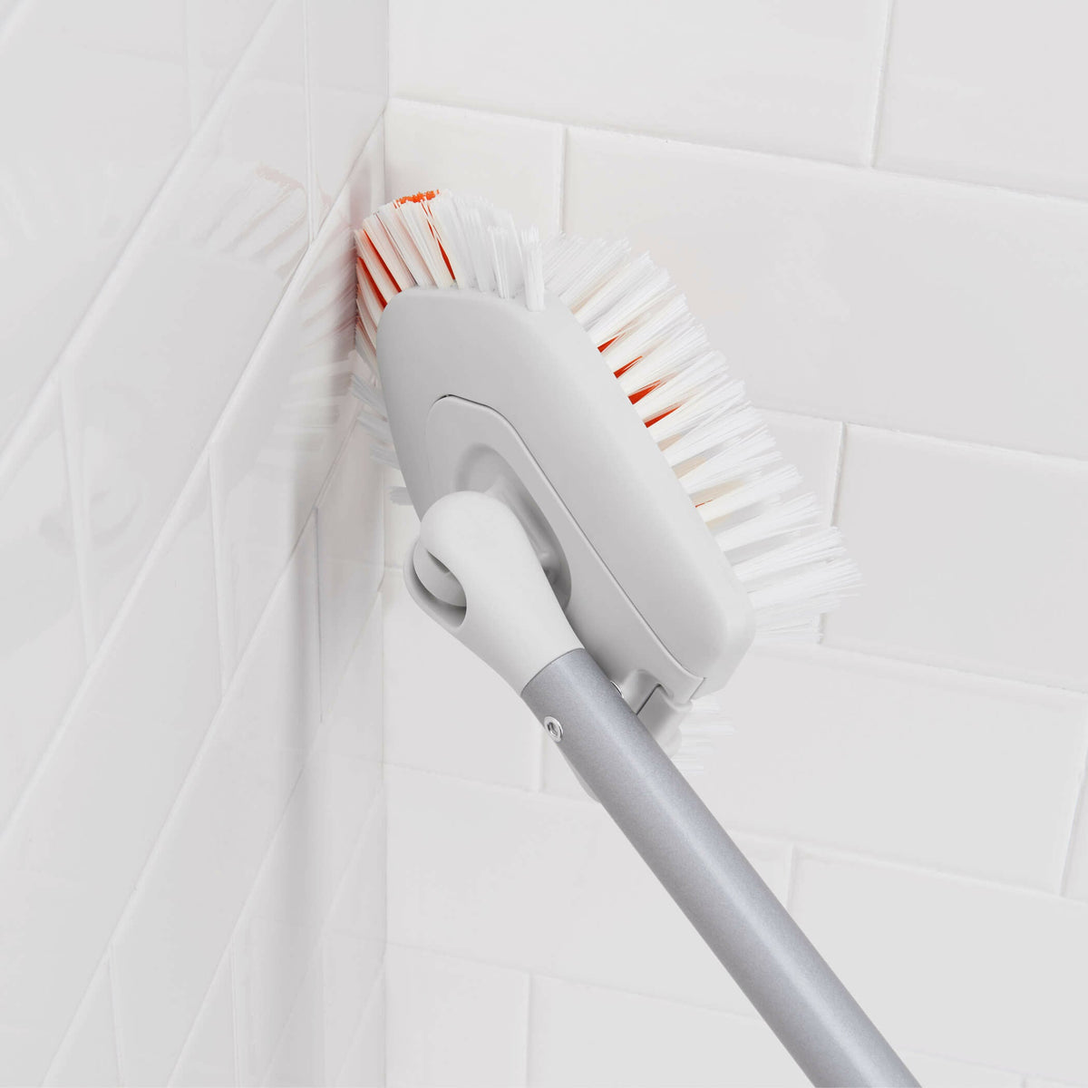 extendable-tub-and-tile-brush-d8 gg_12166000_7_1_.jpg