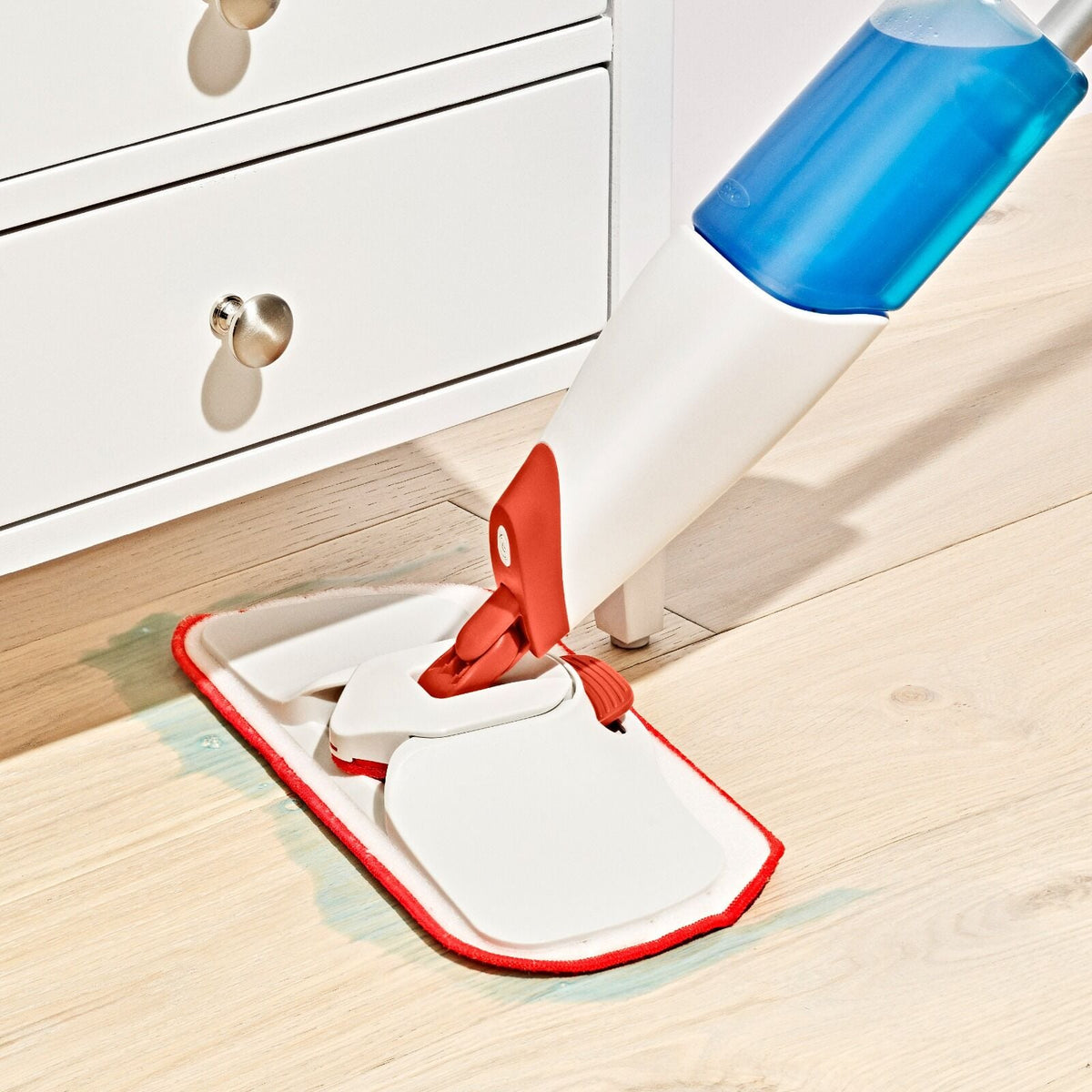 microfiber-spray-mop-p0 gg_12422900_spray-mop_pdp_06.jpeg