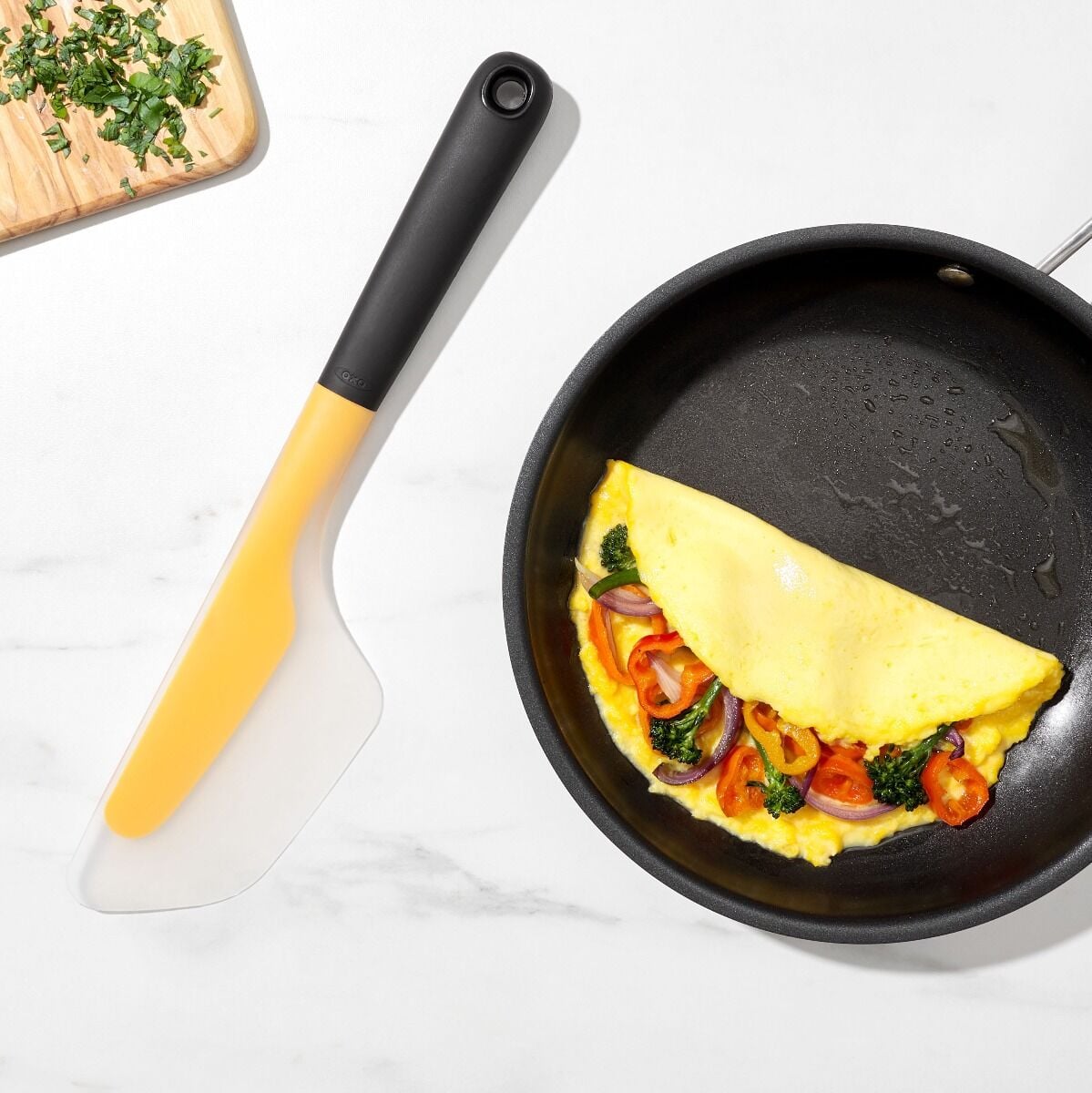 flip-and-fold-omelet-turner-f0 gg_1255680_9.jpg
