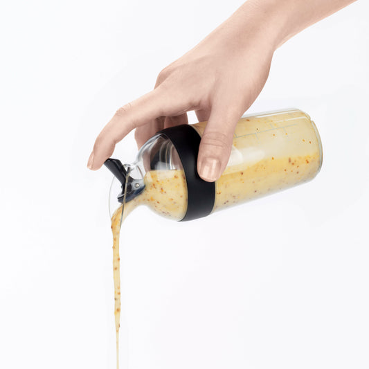 little-salad-dressing-shaker-b6 gg_1268980_3_1_.jpg