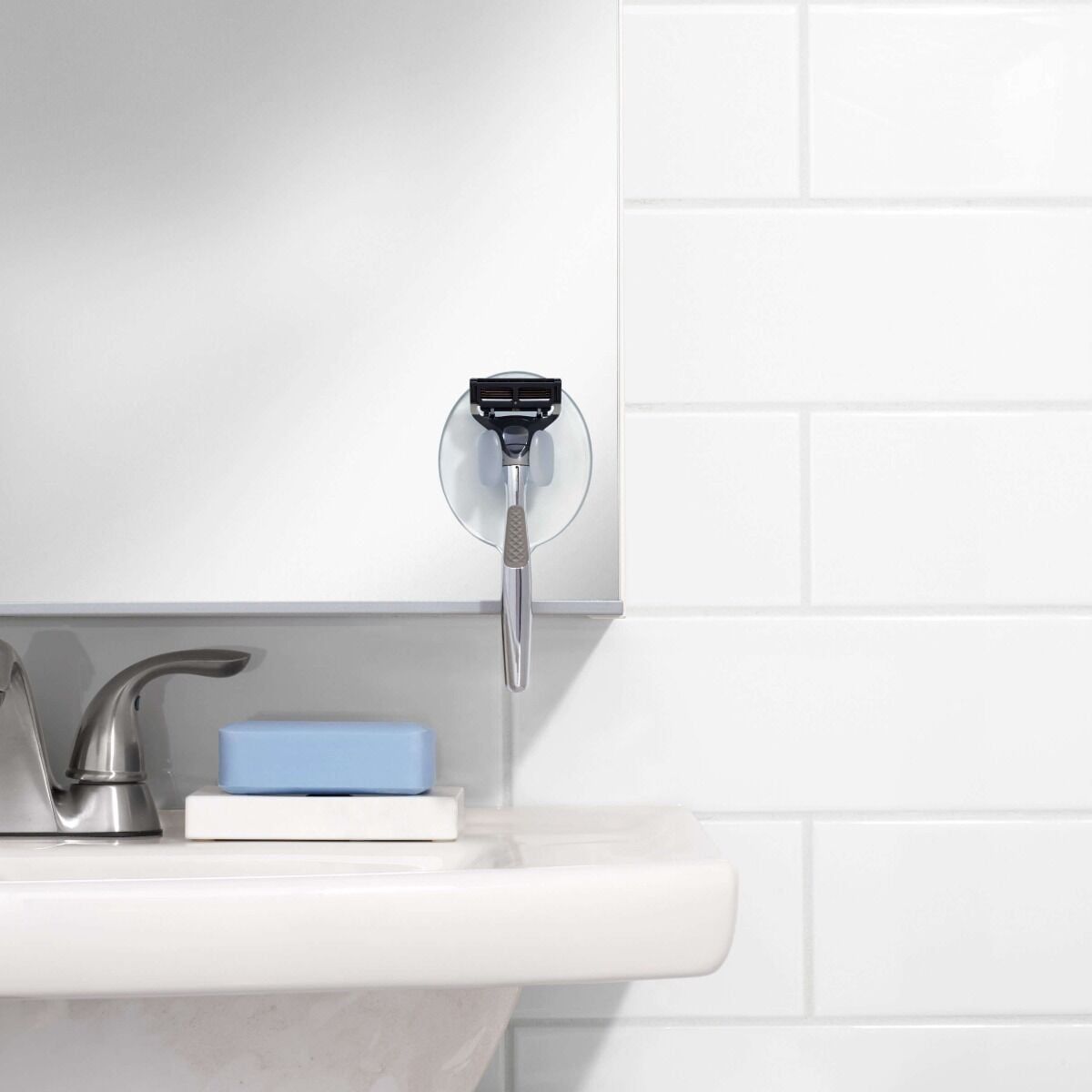 suction-razor-holder-b0 gg_1377400_9c_1_.jpg