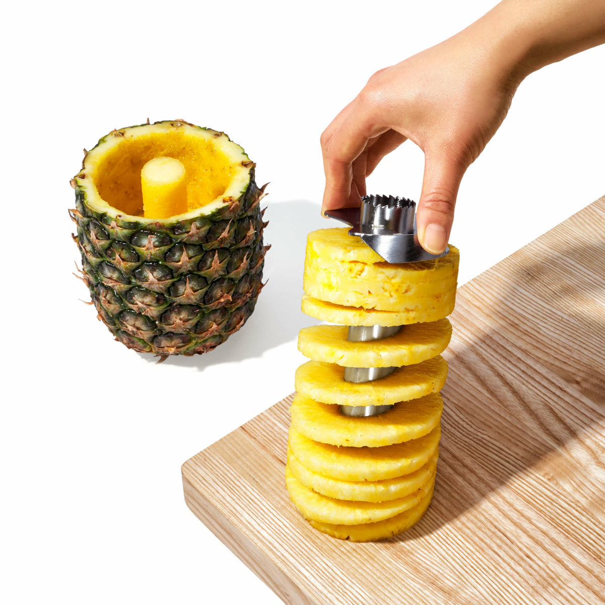 stainless-steel-pineapple-slicer-q1 gg_3108300_4c_1_.jpg