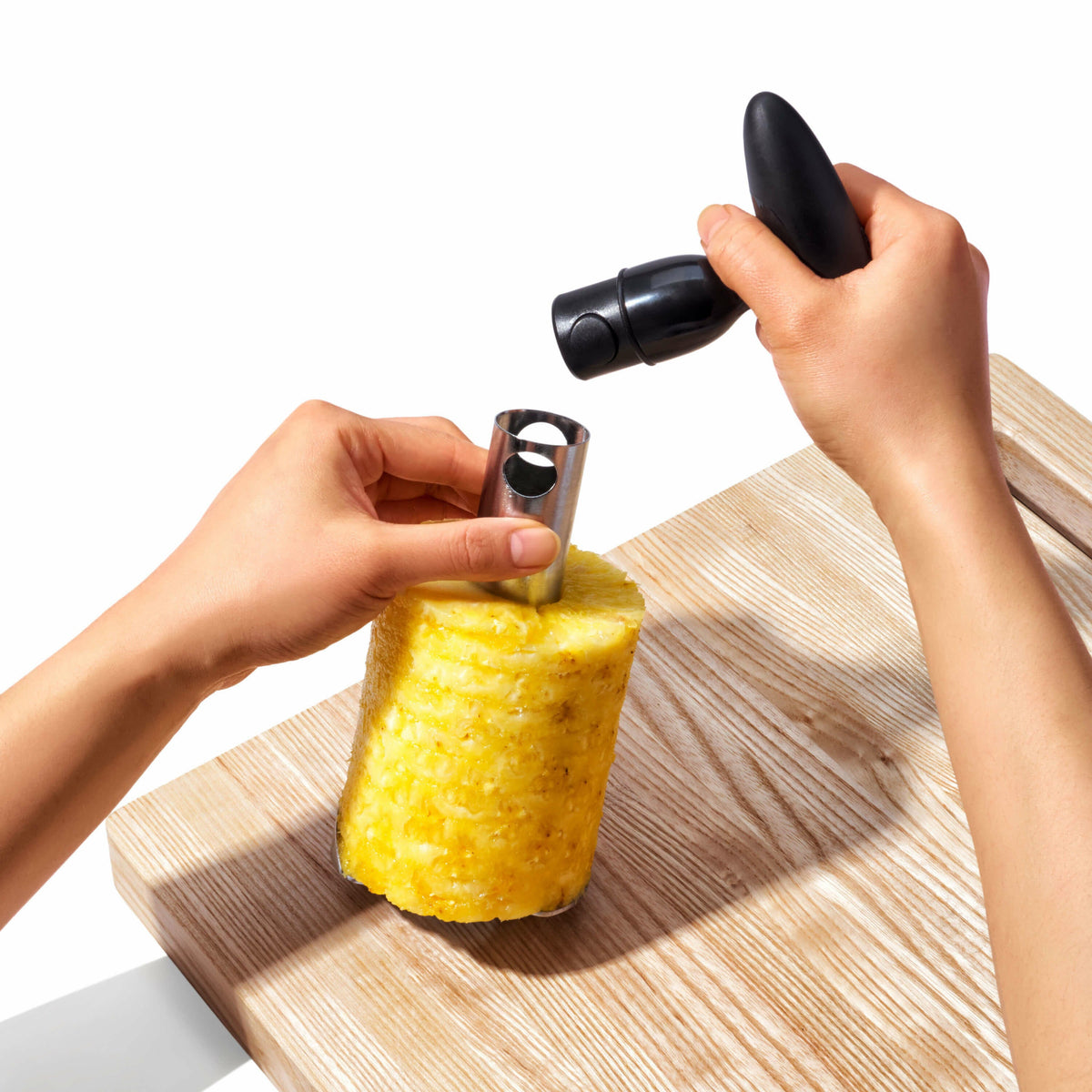 stainless-steel-pineapple-slicer-q1 gg_3108300_4d_1_.jpg