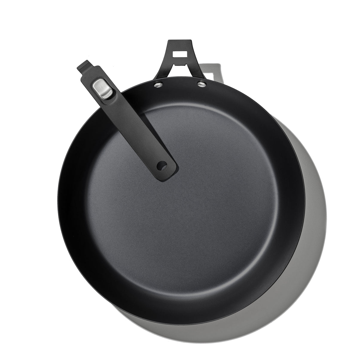 outdoor-12-inch-carbon-steel-pan-with-removable-handle-r0 od__2059650001_12incarbonsteelpan_59_rgb.jpg