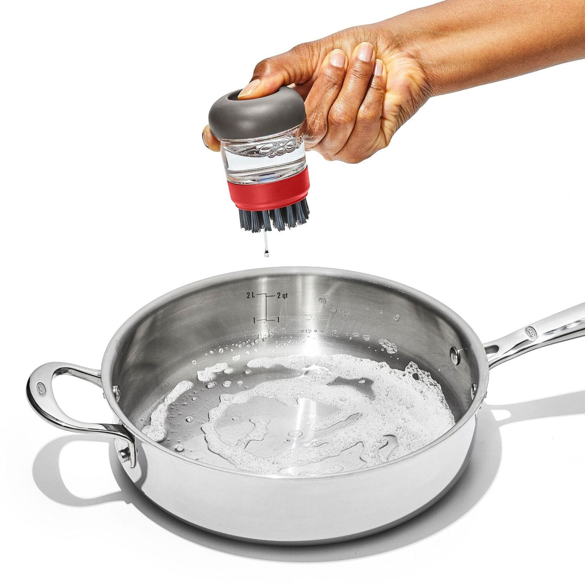 outdoor-soap-dispensing-dish-brush-with-storage-case-q4 odr_9209700_soapdispensingbrush_10.jpg