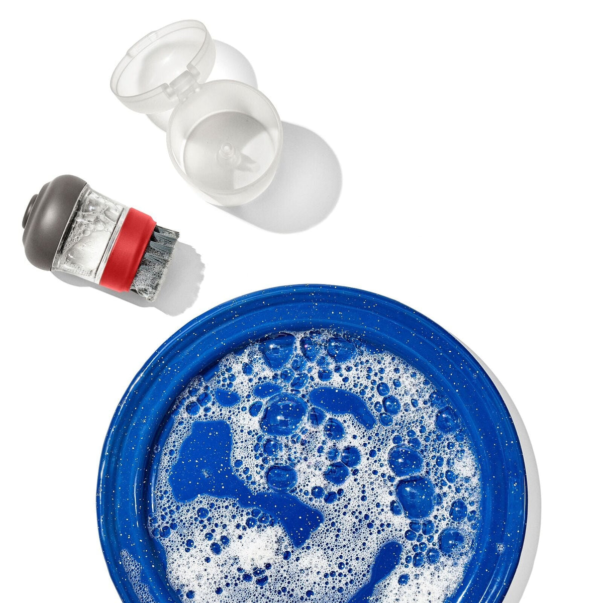 outdoor-soap-dispensing-dish-brush-with-storage-case-q4 odr_9209700_soapdispensingbrush_11.jpg