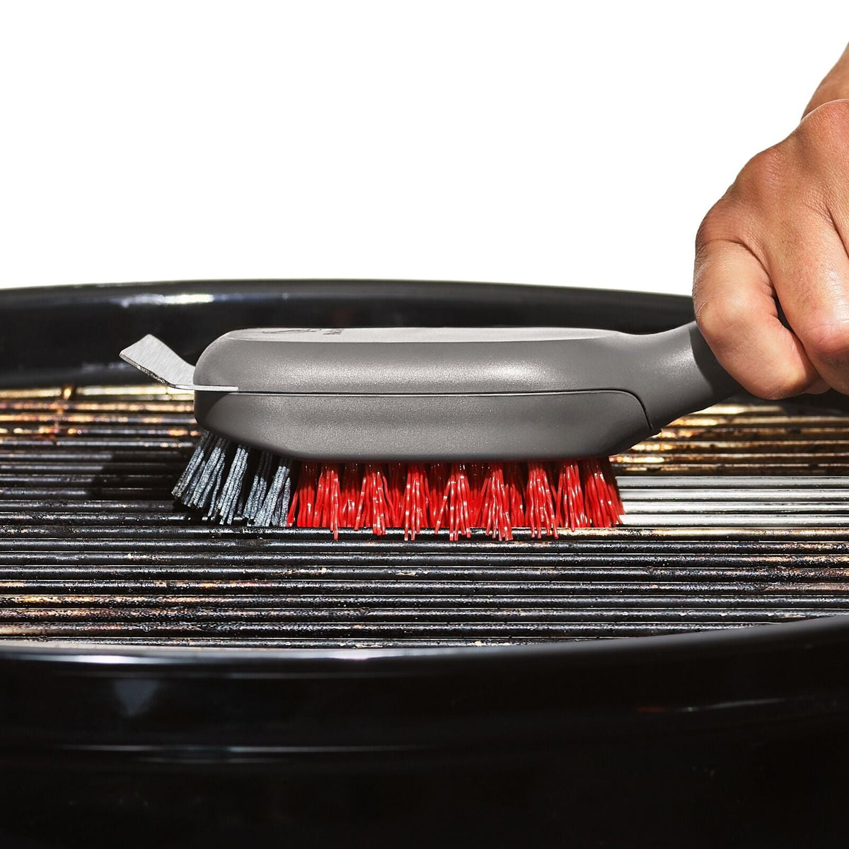 outdoor-nylon-grill-brush-set-of-2-replacement-heads-m8 odr_9210900_nylongrillbrushforcoldcleaningrpmheads_pdp_02.jpeg