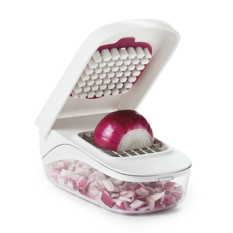 vegetable-chopper-with-easy-pour-opening-q0 onion_6.jpg