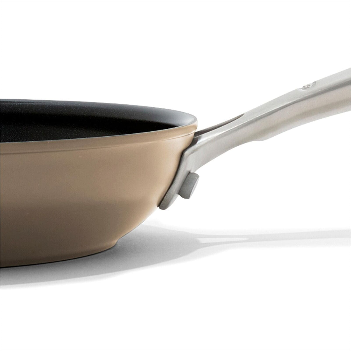 enhanced-non-stick-8-inch-frypan-w3 oxo_cc010457-001_enhanced-nonstick-8in-fry-pan-biscuit_pdp_03.jpg