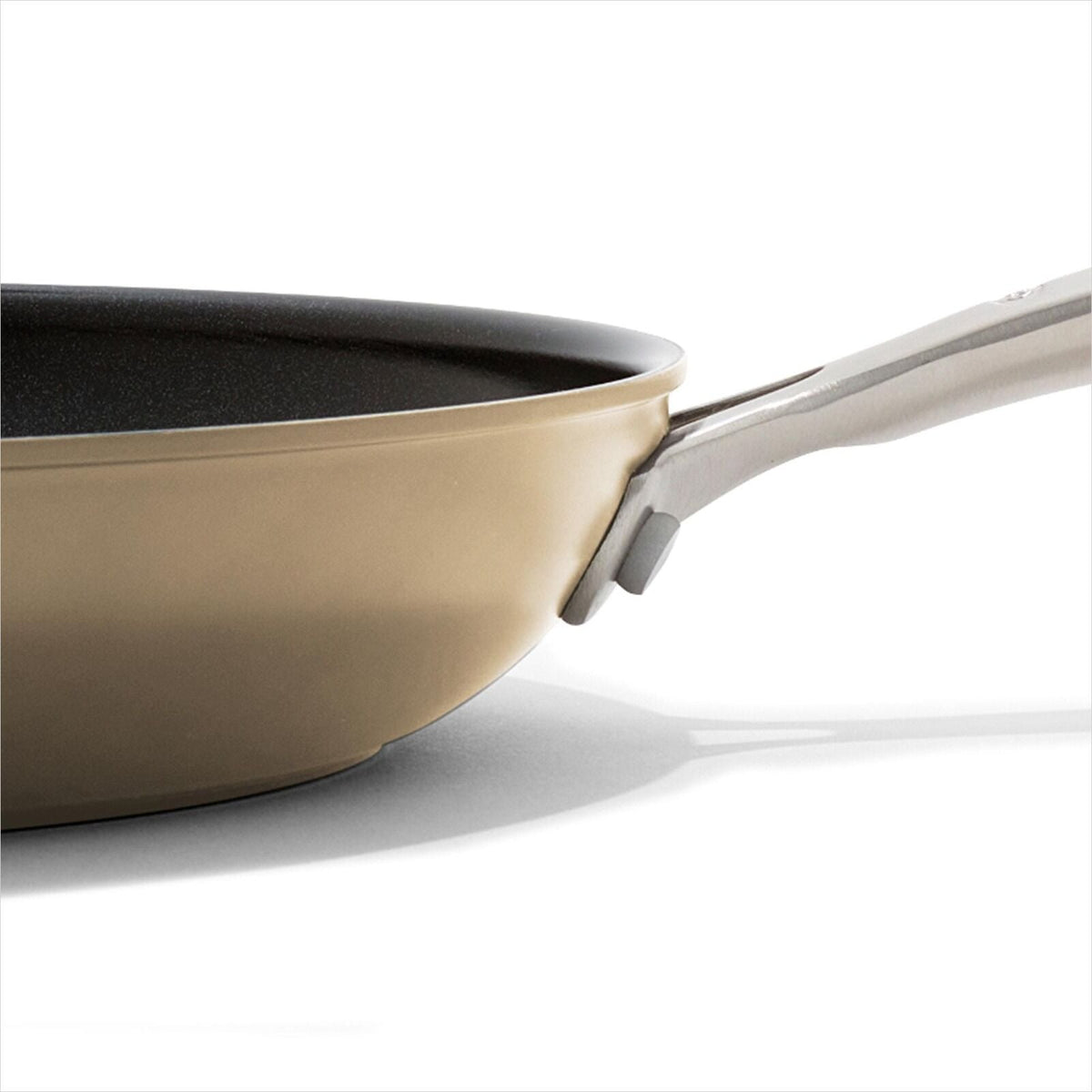 enhanced-non-stick-10-inch-frypan-l5 oxo_cc010458-001_enhanced-nonstick-10in-fry-pan-biscuit_pdp_03.jpg