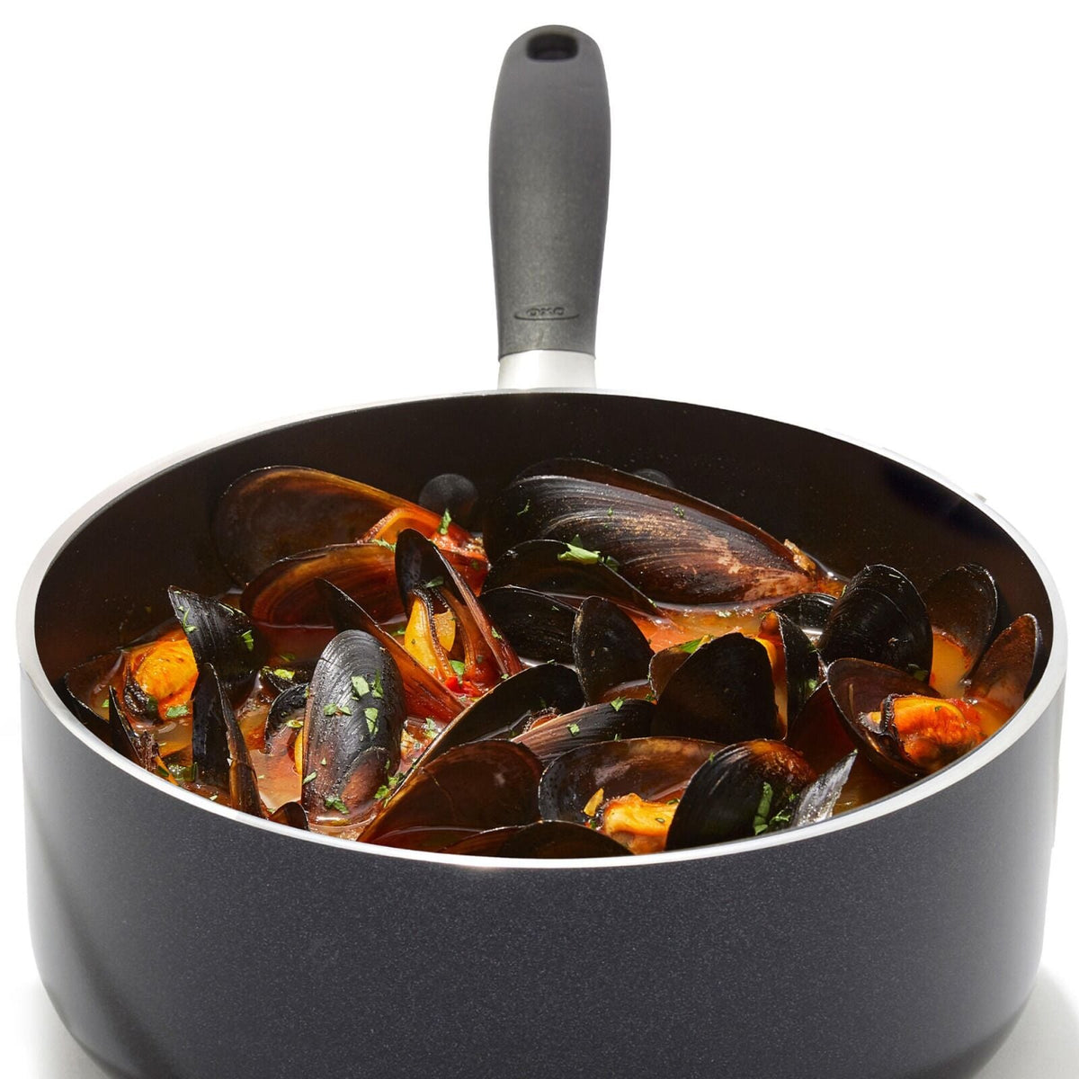 non-stick-pro-every-day-1-6-qt-saucepan-with-lid-d6 oxo_cc010467-001_nonstick-everyday-1p6qt-saucepan_pdp_05.jpg