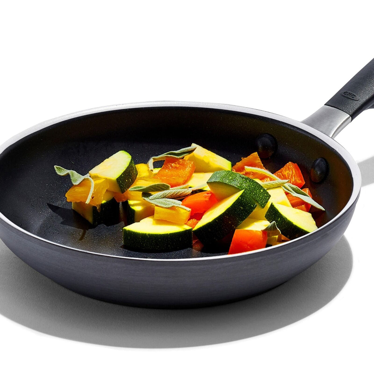 non-stick-pro-every-day-8-inch-frypan-m6 oxo_cc010468-001_nonstick-everyday-8in-fry-pan_pdp_03.jpg