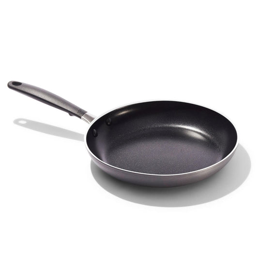 non-stick-pro-every-day-10-inch-fry-pan-r5 oxo_cc010469-001_nonstick-everyday-10in-fry-pan_pdp_01.jpg