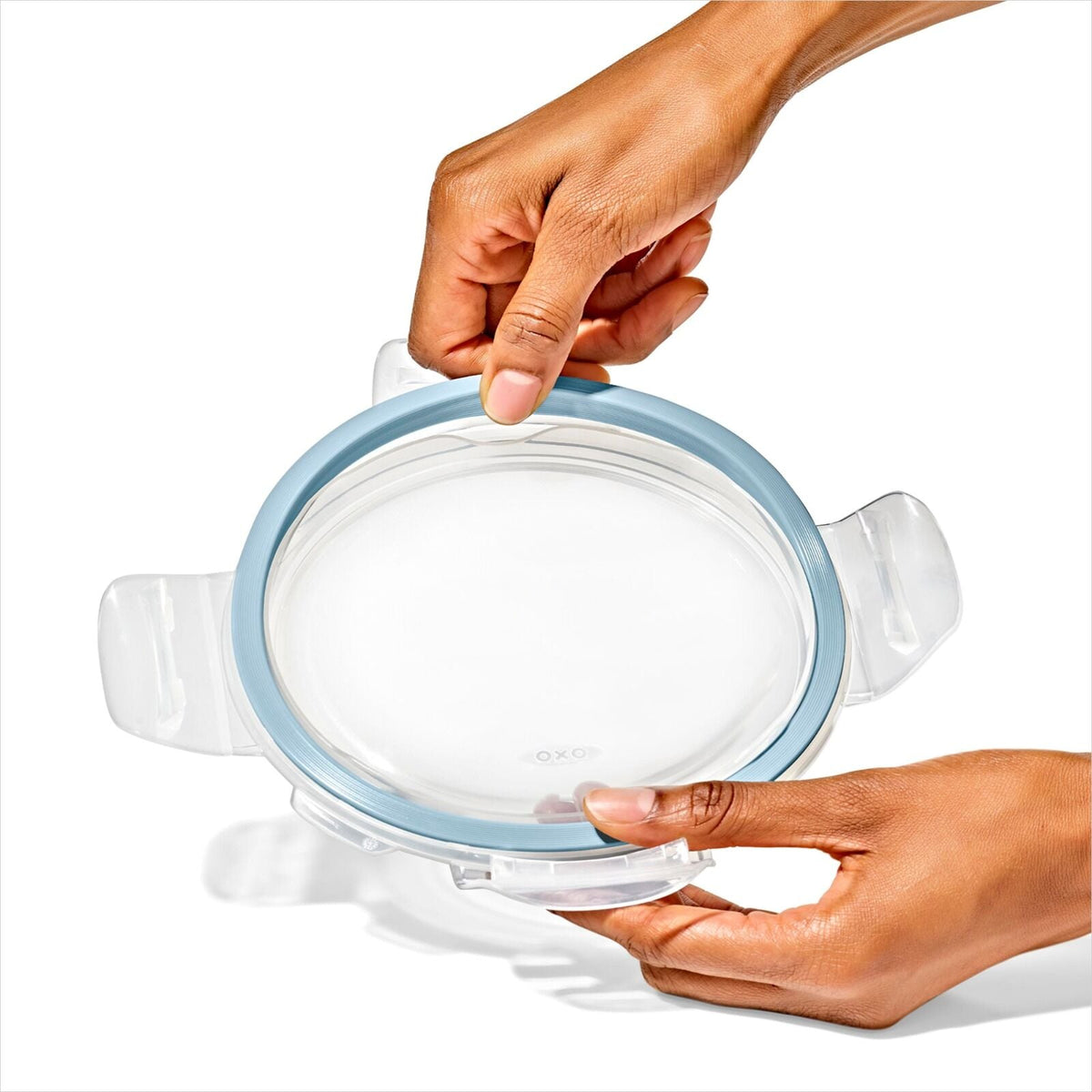 smart-seal-1-cup-glass-round-container-arctic-blue-y4 oxo_smartseal_round-glass-arctic_pdp_05_7.jpeg
