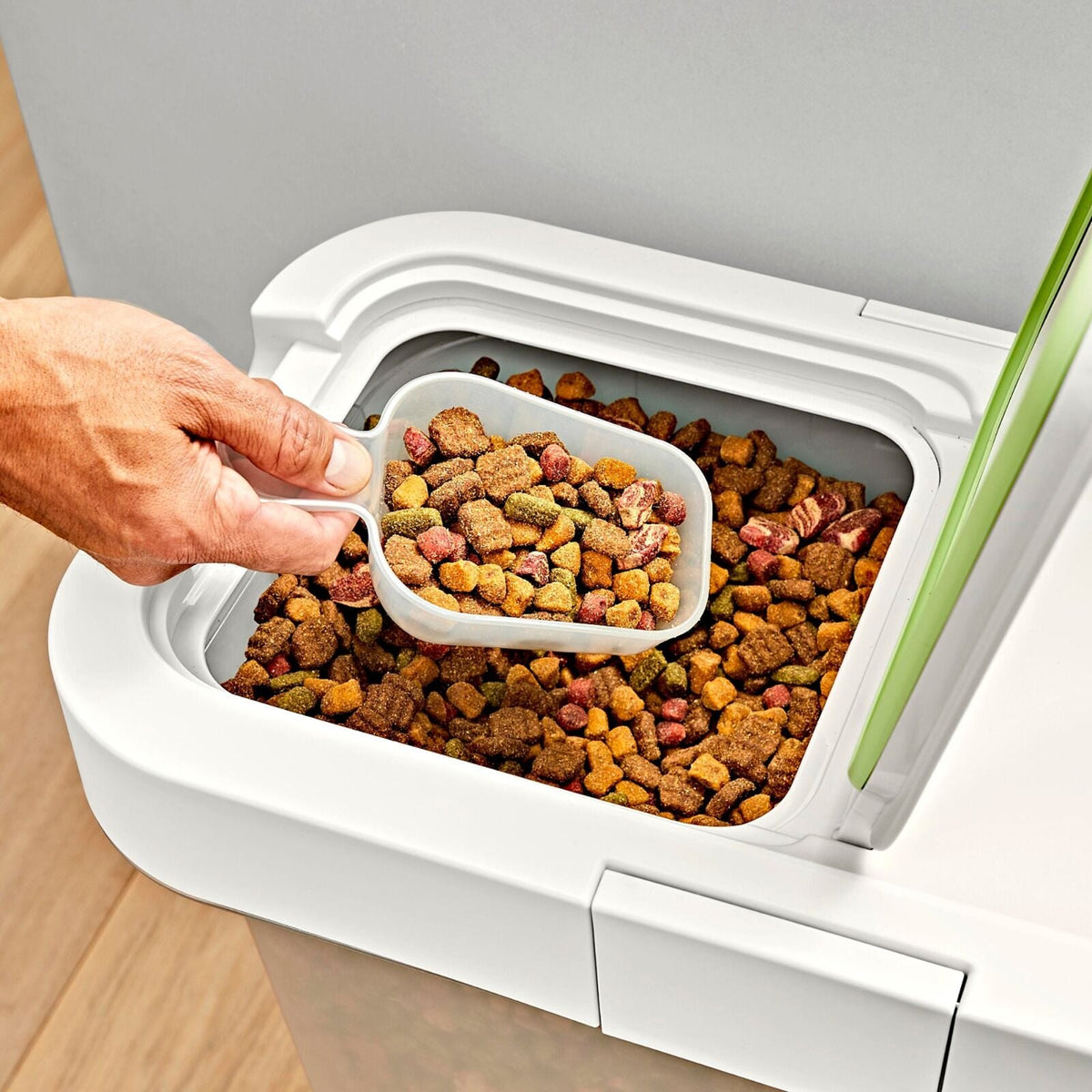 oxo-pet-airtight-food-container-with-scoop-large-s2 pet_7301500_airtight-food-container-large_pdp_04.jpeg