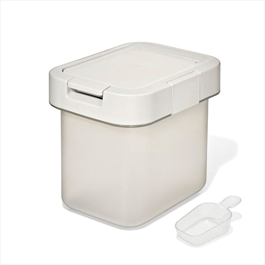 oxo-pet-airtight-food-container-with-scoop-small-i6 pet_7301700_airtight-food-container-small_apdp_00_main.jpg