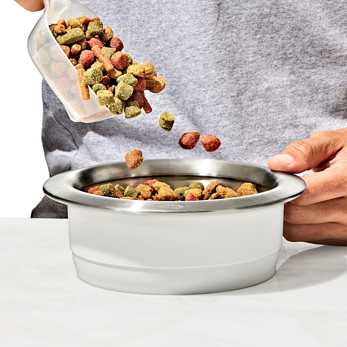 oxo-pet-nonslip-bowl-large-4-cups-950-ml-n2 pet_nonslip-bowls-slow-feeders_pdp_04_2.jpeg
