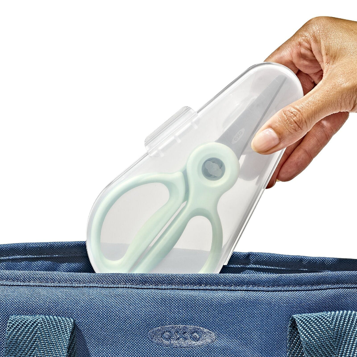 on-the-go-food-scissors-with-case-l5 tot_61176600_baby-food-scissors-opal_pdp_03.jpeg