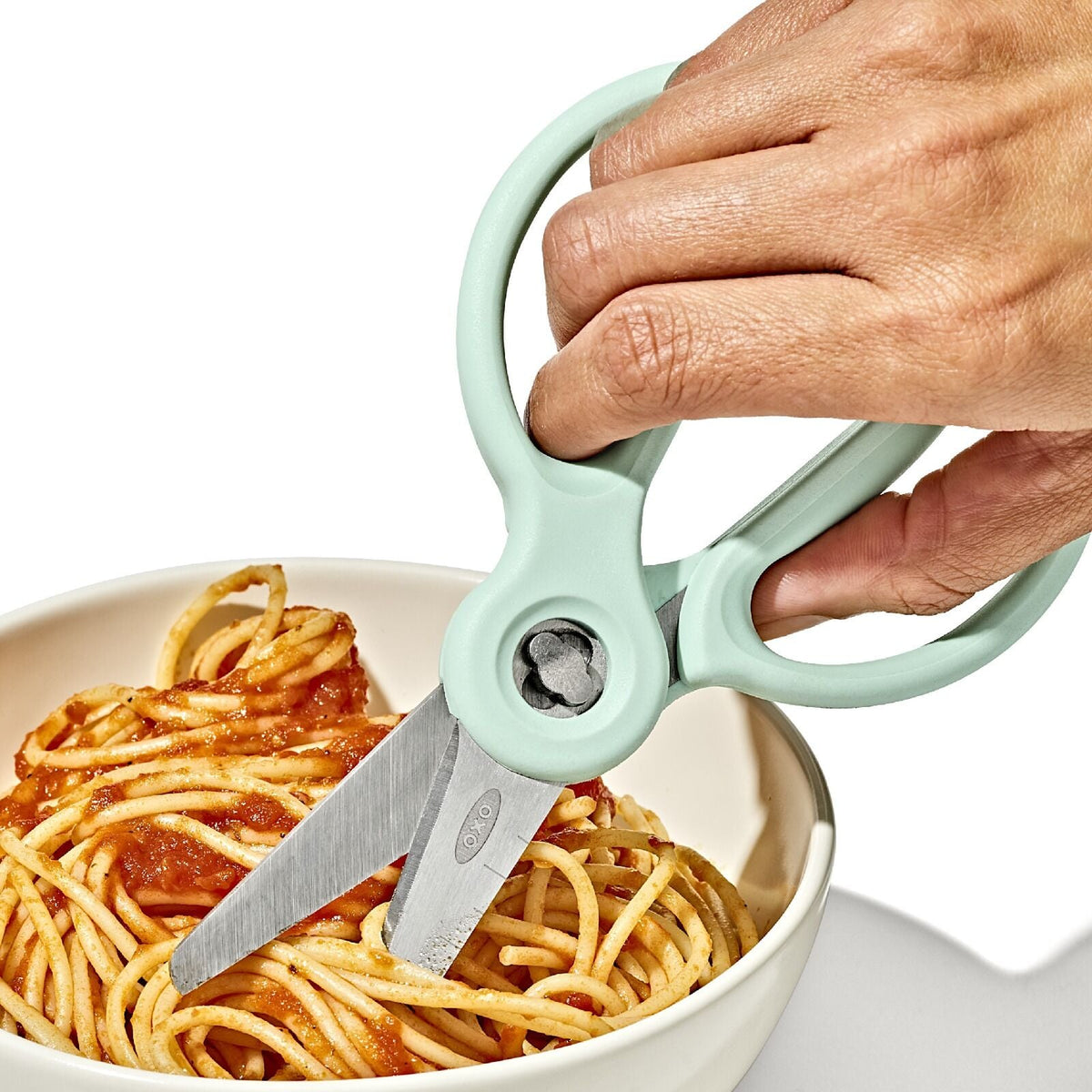 on-the-go-food-scissors-with-case-l5 tot_61176600_baby-food-scissors-opal_pdp_04.jpeg